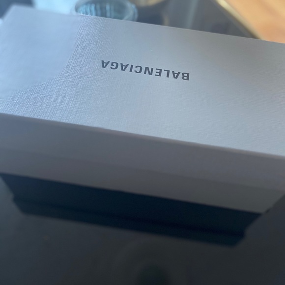 *authentic* Balenciaga slides - Picture 5 of 7